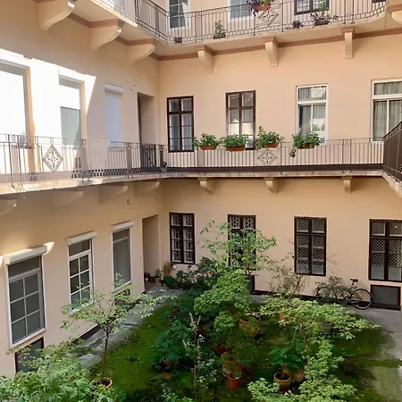 Jasmine's * Budapest